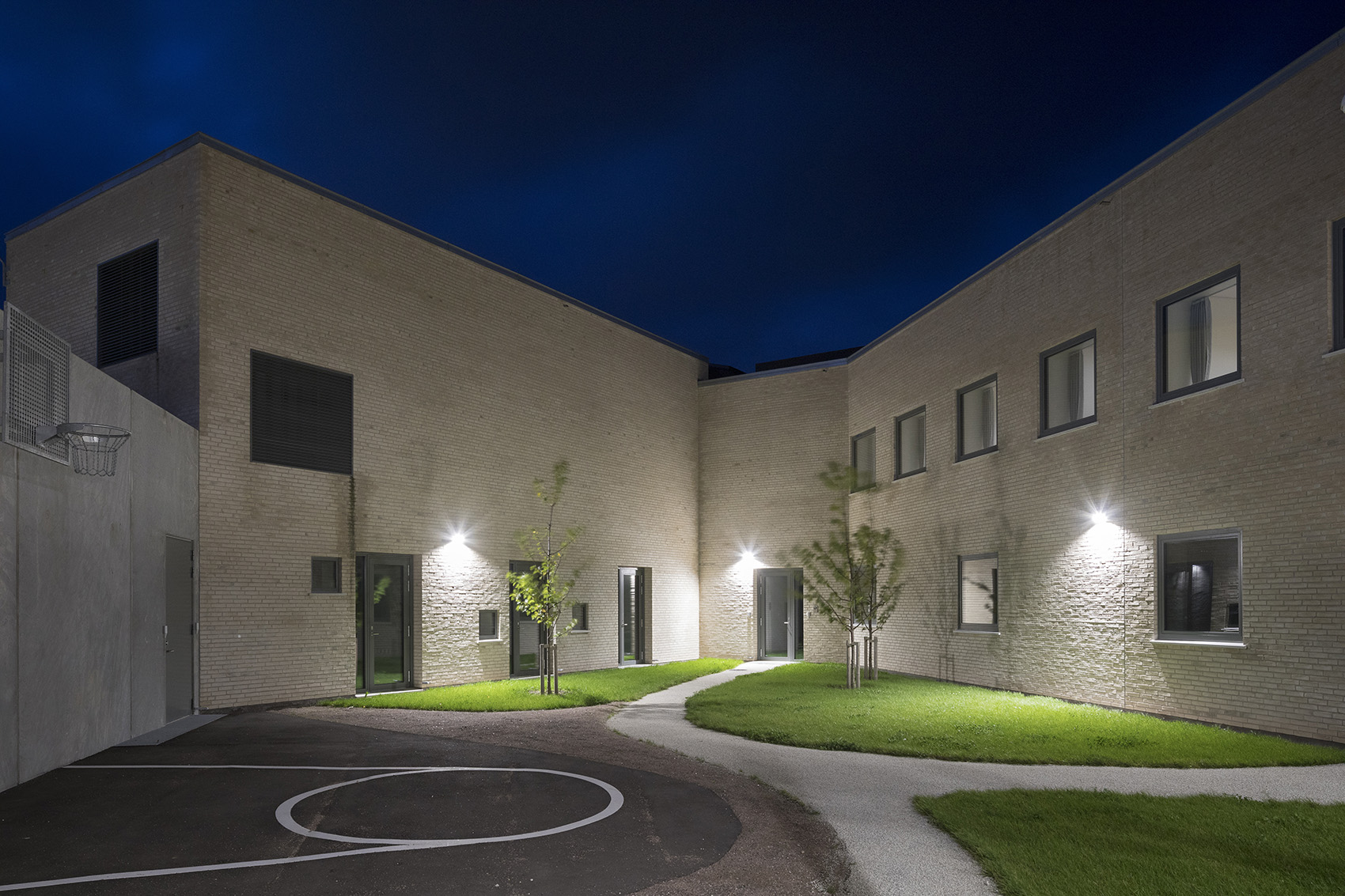 015-landscape-design-of-storstrom-state-prison-by-marianne-levinsen-landskab.jpg