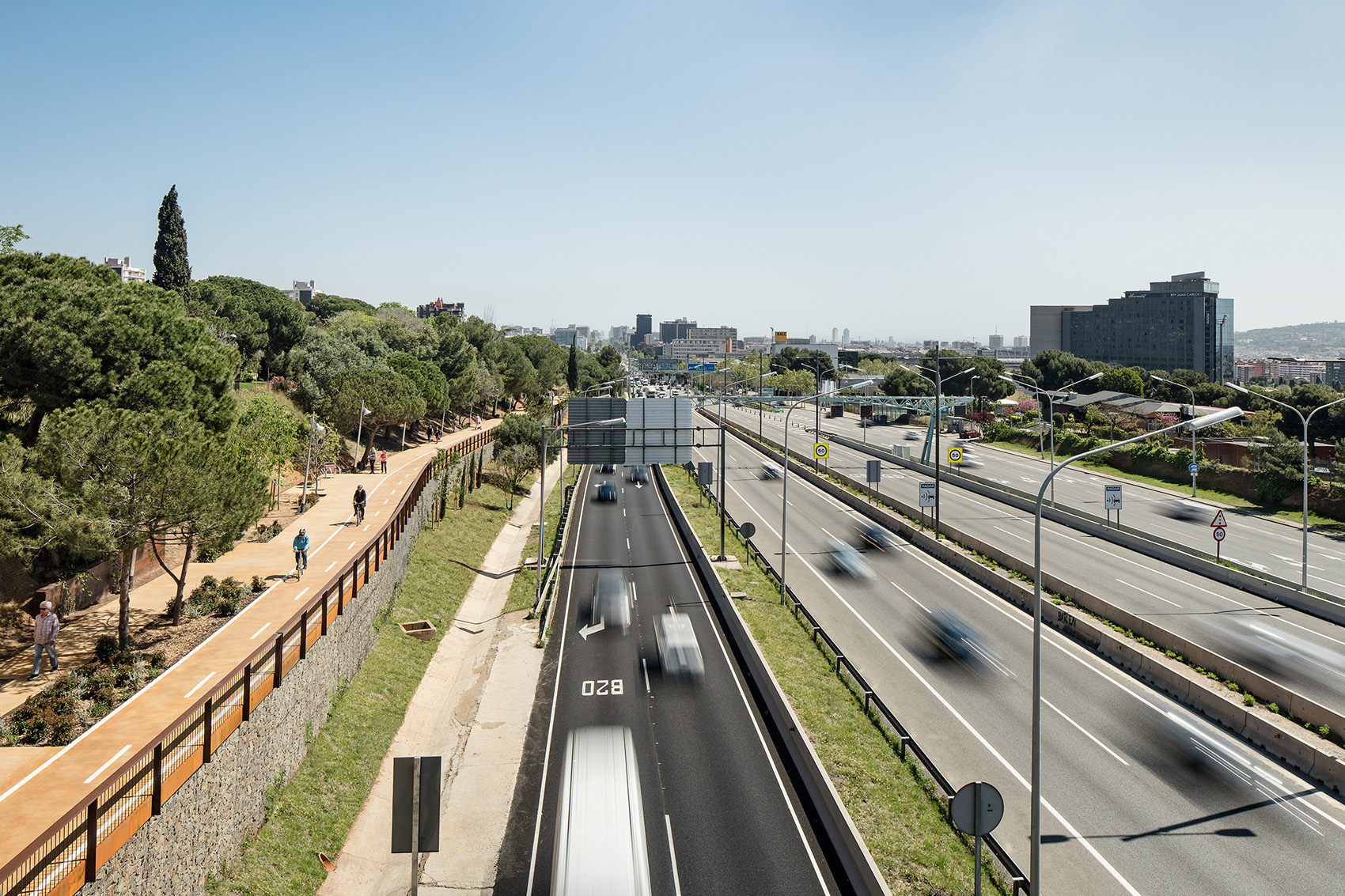 004-pedal-path-in-barcelona-by-batlle-i-roig-arquitectura.jpg