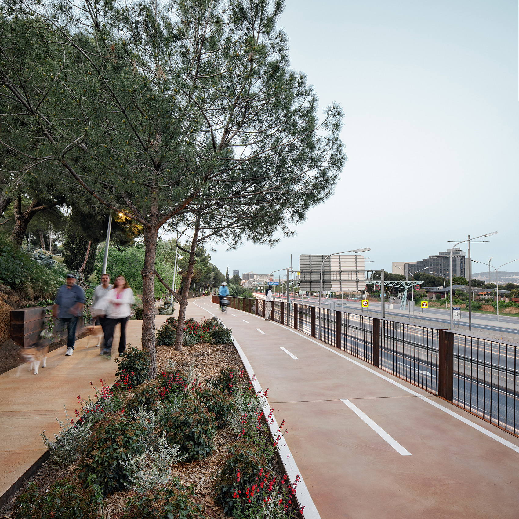 006-pedal-path-in-barcelona-by-batlle-i-roig-arquitectura.jpg