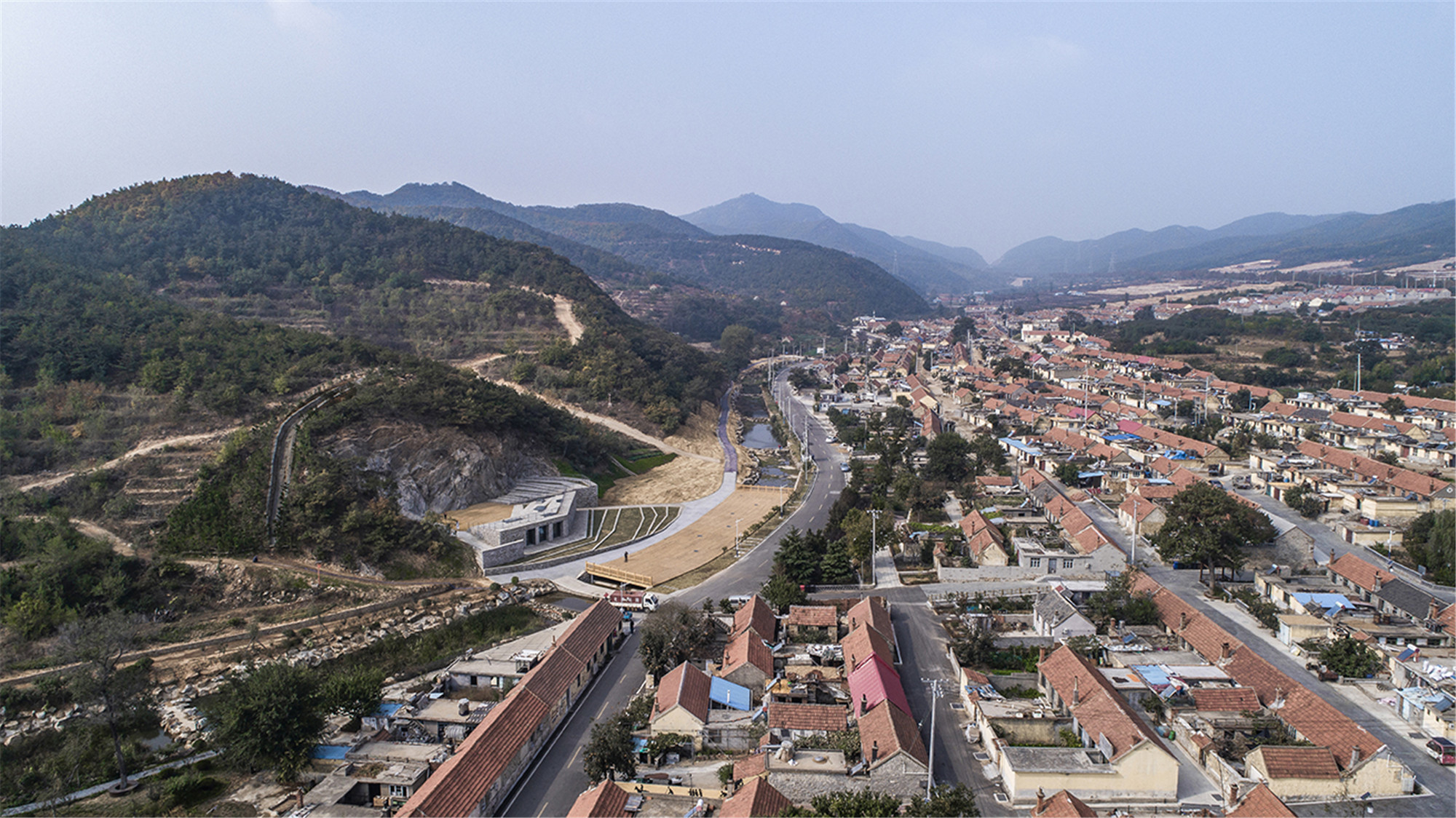 01-建筑与周边村庄关系 Relationship between architecture and surrounding villages.jpg