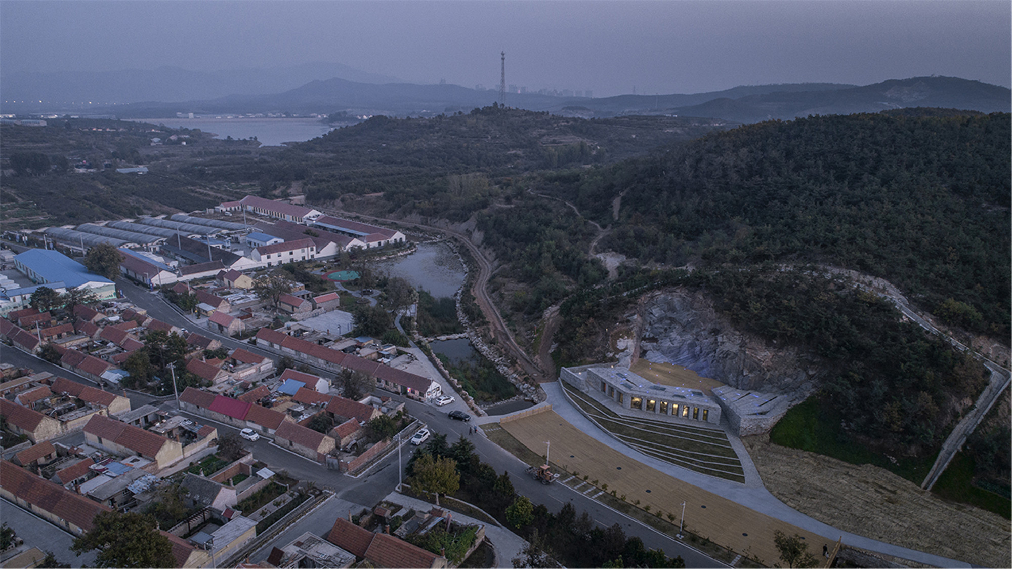 15-夜晚鸟瞰 Bird's eye view of architecture at night.jpg