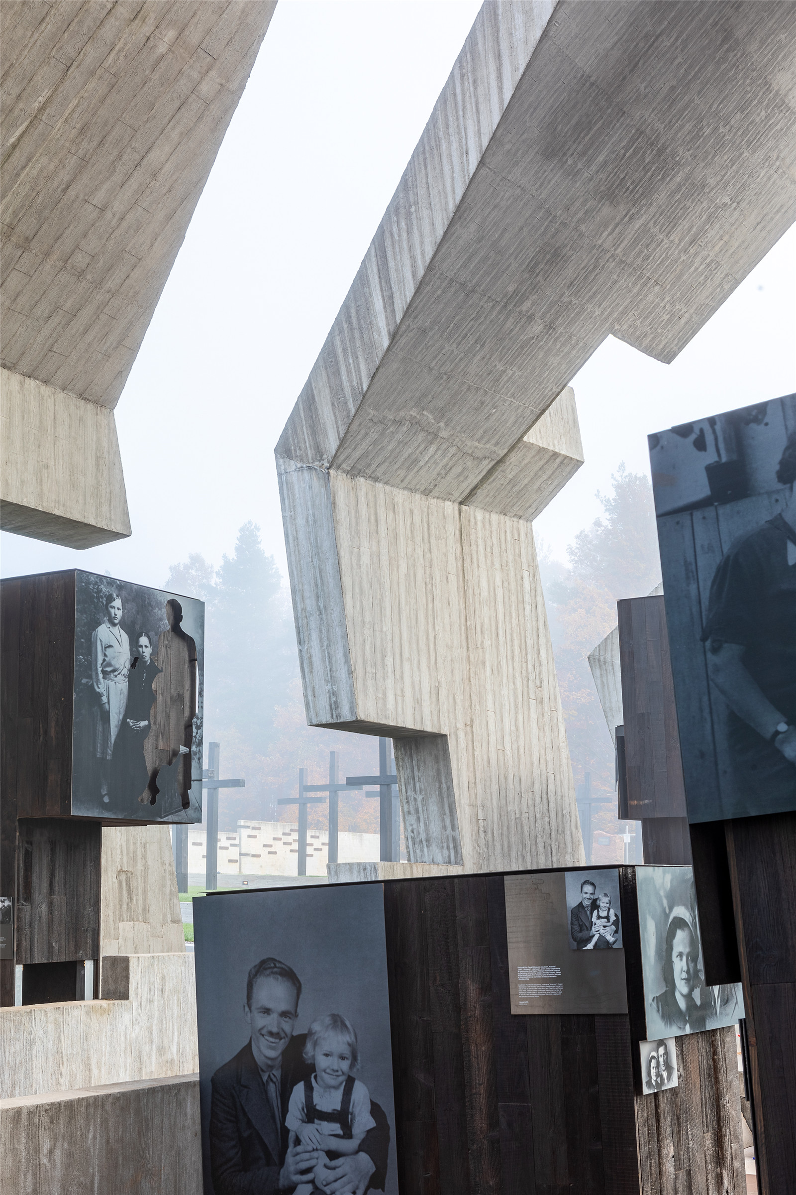 Nizio Design_Michniów Mausoleum_fot Marcin Czechowicz_8.jpg