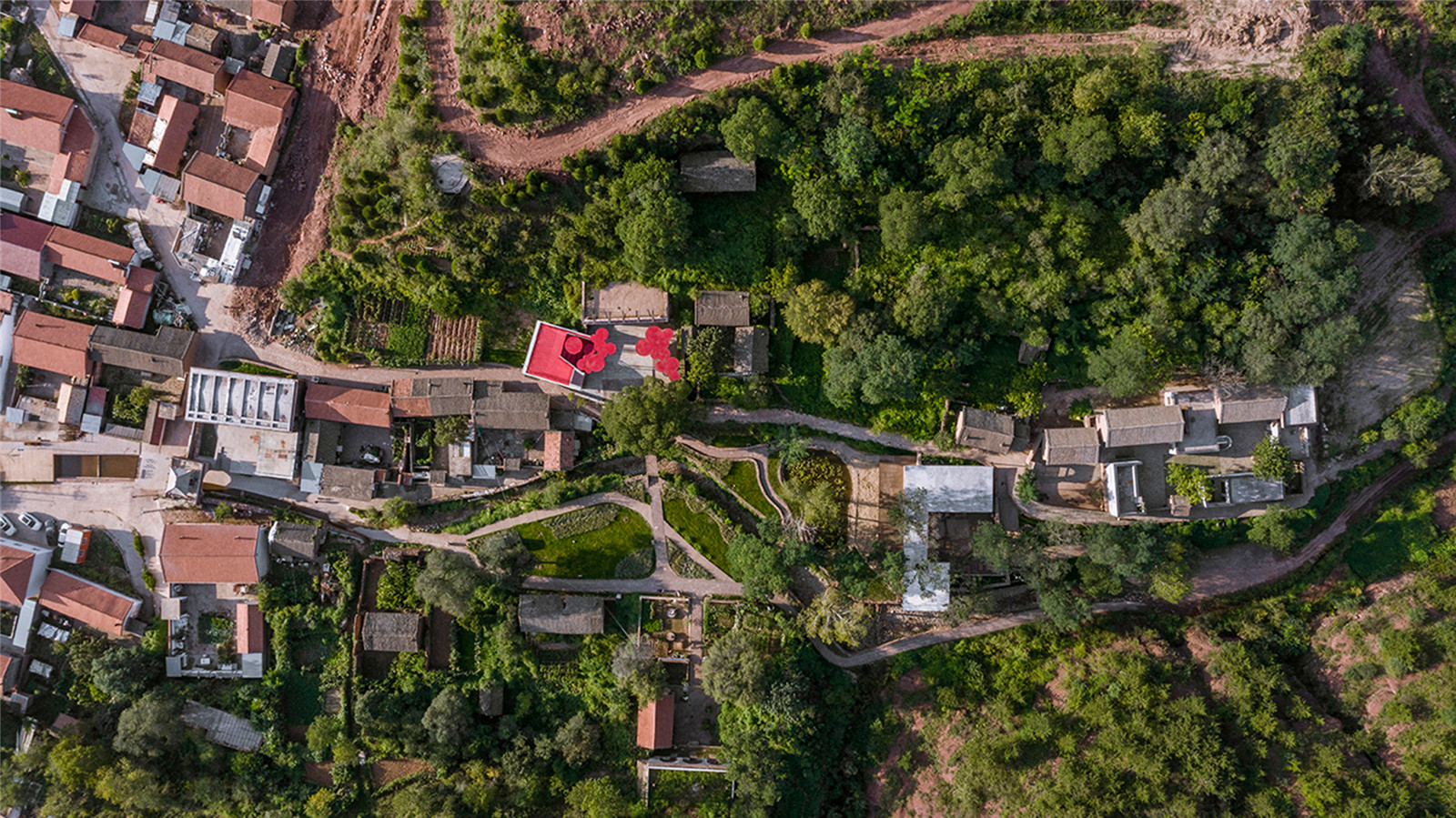 01-韩洪沟老村鸟瞰 Bird’s eye view of Hanhonggou old village.jpg