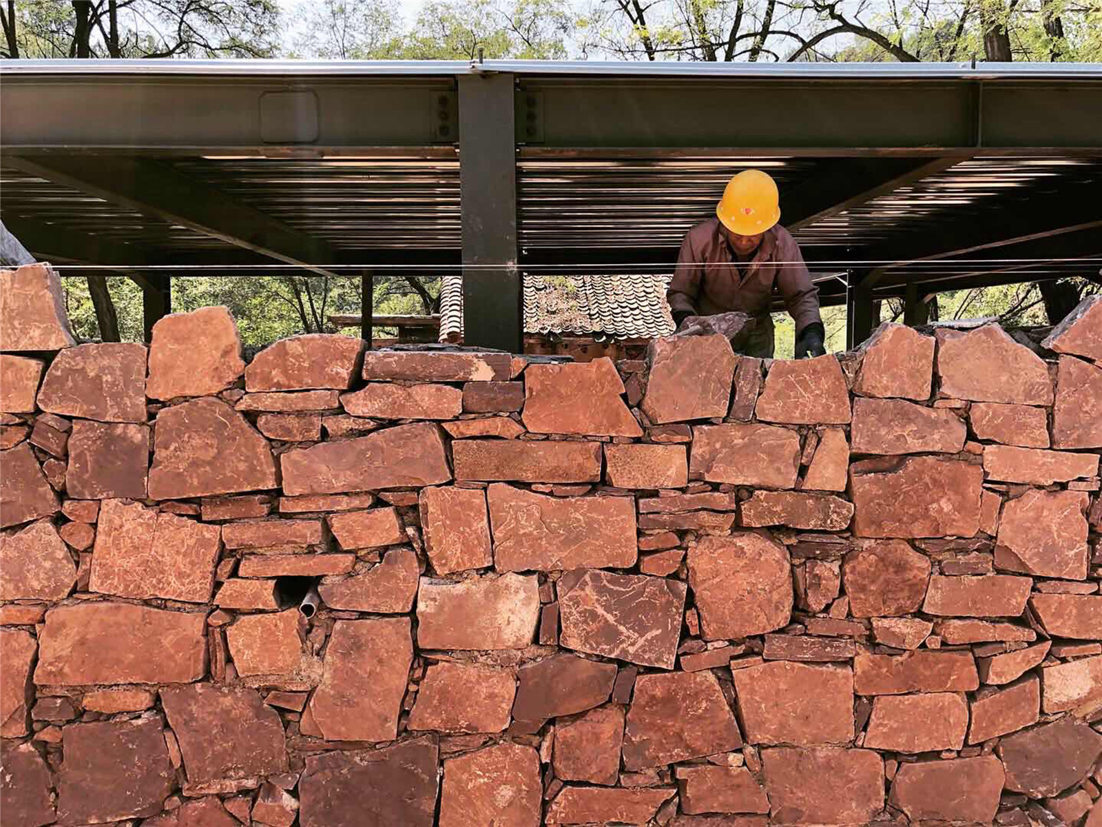 磊石墙面施工过程 Construction process of stone-laying walls.jpg