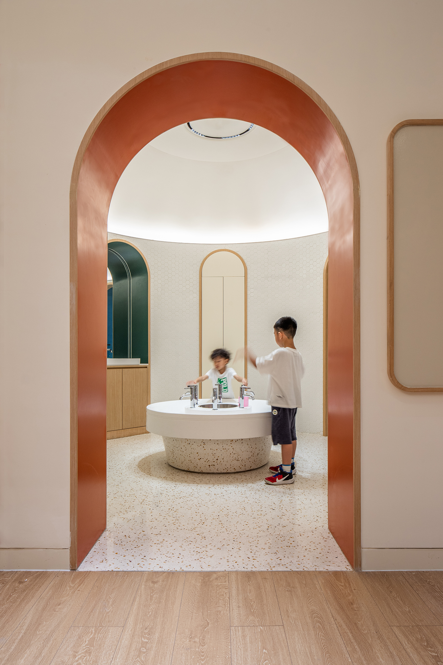 10_children's washroom in the classroom_教室内儿童卫生间.jpg